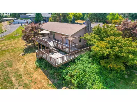 25600 SE Yahweh Ln, Damascus, OR 97089