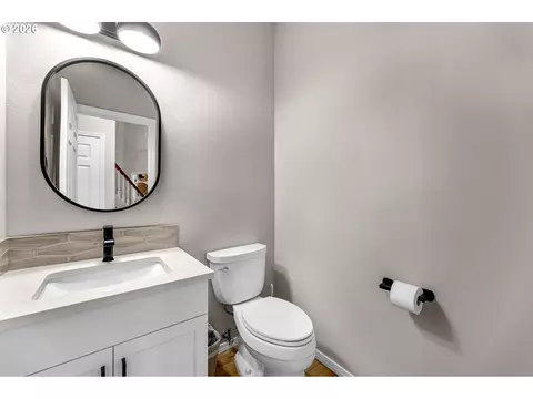 Bath - 43 SE 46th Dr, Gresham, OR 97080 photo 3 of 3