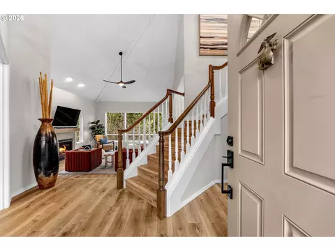 Entry Way - 43 SE 46th Dr, Gresham, OR 97080 photo 1 of 2