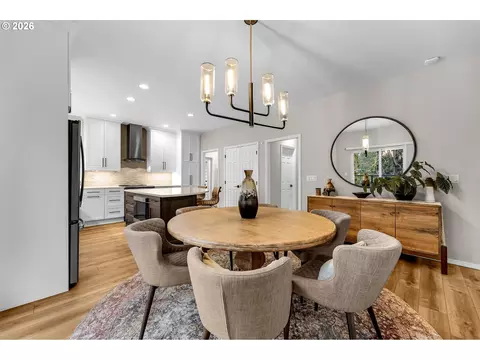 Dining - 43 SE 46th Dr, Gresham, OR 97080 photo 1 of 1