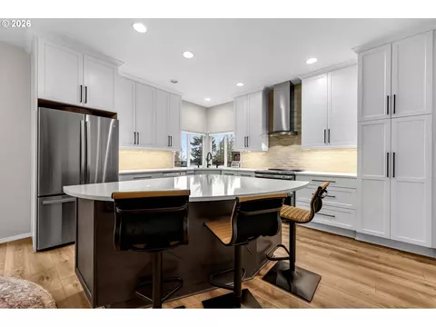 Kitchen - 43 SE 46th Dr, Gresham, OR 97080 photo 1 of 6