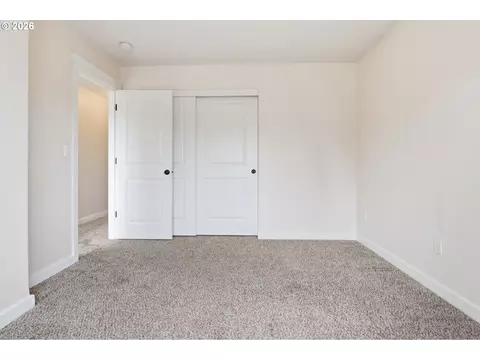 Bedroom - 581 SE 204th Pl, Gresham, OR 97030 photo 5 of 7