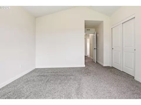 Bedroom - 581 SE 204th Pl, Gresham, OR 97030 photo 3 of 7