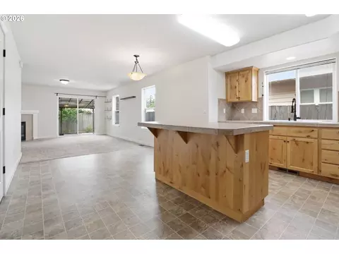 Living - 581 SE 204th Pl, Gresham, OR 97030 photo 1 of 4