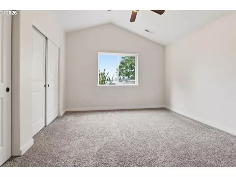 Bedroom - 581 SE 204th Pl, Gresham, OR 97030 photo 1 of 7