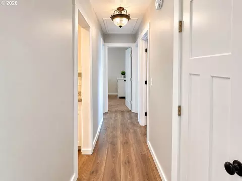 Entry Way - 280 SEvelyn Ave, Gresham, OR 97080 photo 1 of 1