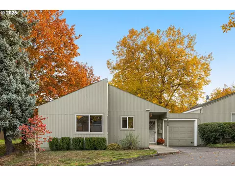 1696 NW Rolling Hill Dr, Beaverton, OR 97006