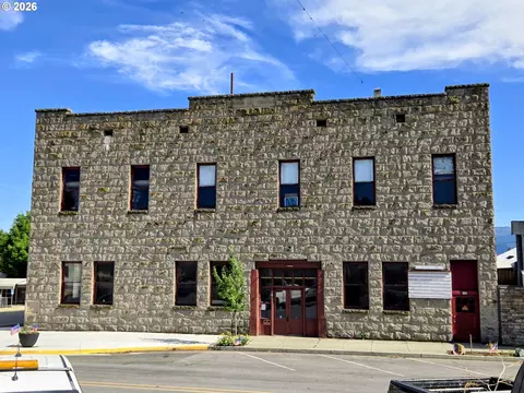 115 SW Front, Prairie City, OR 97869