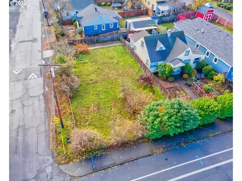 SE Flavel St, Portland, OR 97206