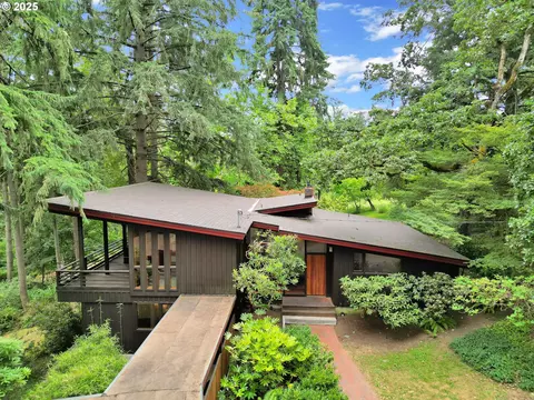 450 Horizon Rd, Eugene, OR 97405