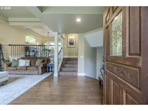 Entry Way - 3071 Soloman Loop, Eugene, OR 97405 photo 1 of 3