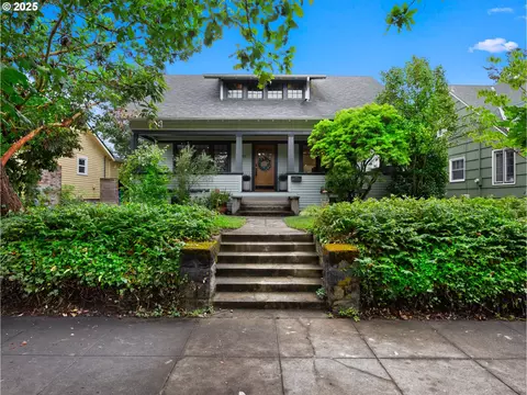 5635 N Burrage Ave, Portland, OR 97217