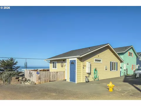 29154 Kerber Dr, Gold Beach, OR 97444