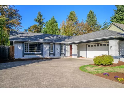 1215 Cedar Ridge Dr, Eugene, OR 97401