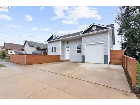 212 Maple St, Myrtle Point, OR 97458