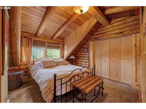 Bedroom - 84771 Murdock Rd, Eugene, OR 97405 photo 1 of 7