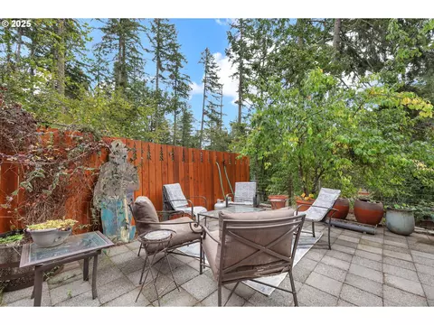 Exterior - 84771 Murdock Rd, Eugene, OR 97405 photo 5 of 9