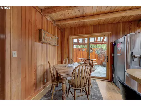 Dining - 84771 Murdock Rd, Eugene, OR 97405 photo 4 of 4