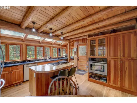 Kitchen - 84771 Murdock Rd, Eugene, OR 97405 photo 3 of 6