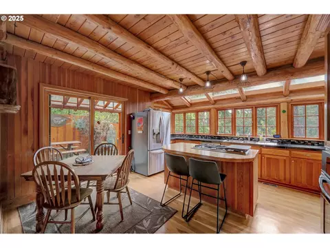 Kitchen - 84771 Murdock Rd, Eugene, OR 97405 photo 1 of 6
