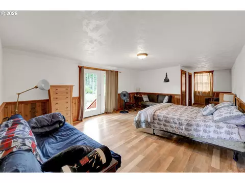 Bedroom - 84771 Murdock Rd, Eugene, OR 97405 photo 6 of 7