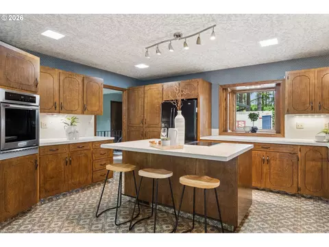 Kitchen - 50775 SE Baty Rd, Sandy, OR 97055 photo 2 of 5