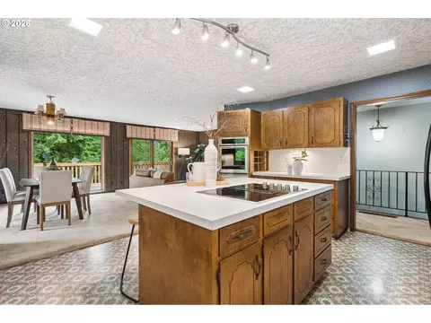 Kitchen - 50775 SE Baty Rd, Sandy, OR 97055 photo 4 of 5