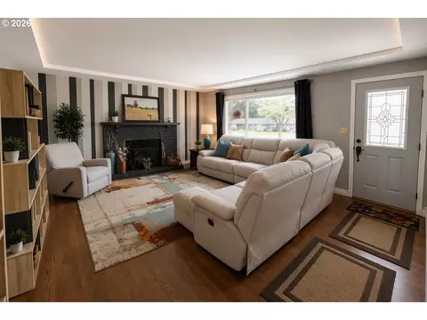 Living - 2302 Cedar Pl, Longview, WA 98632 photo 1 of 2