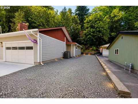 Exterior - 2302 Cedar Pl, Longview, WA 98632 photo 6 of 6
