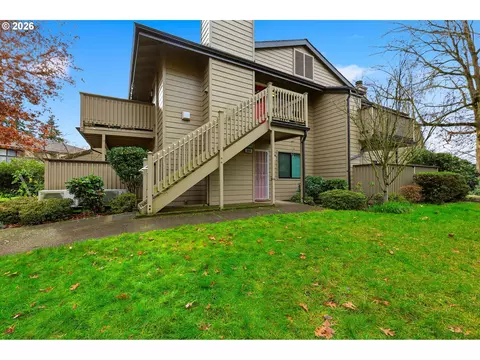 2001 Lake Isle Ter, Eugene, OR 97401