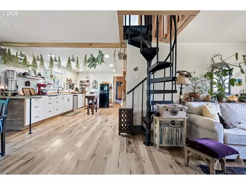 Kitchen - 78807 Territorial Rd, Lorane, OR 97451 photo 1 of 3