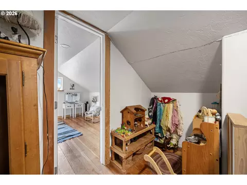 Entry Way - 78807 Territorial Rd, Lorane, OR 97451 photo 1 of 1