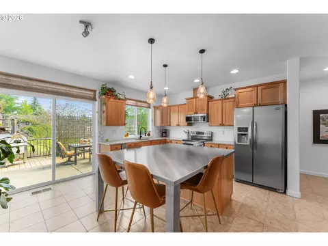 Kitchen - 420 Backwater Loop, Sutherlin, OR 97479 photo 3 of 4