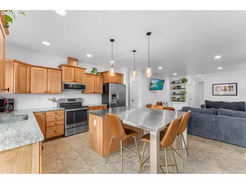 Kitchen - 420 Backwater Loop, Sutherlin, OR 97479 photo 1 of 4