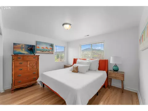 Bedroom - 420 Backwater Loop, Sutherlin, OR 97479 photo 7 of 8