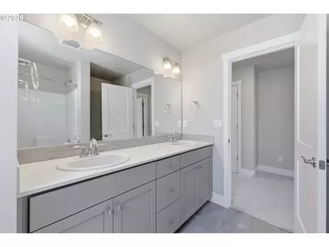 Bath - 3704 Rockcress Rd, Eugene, OR 97403 photo 6 of 6