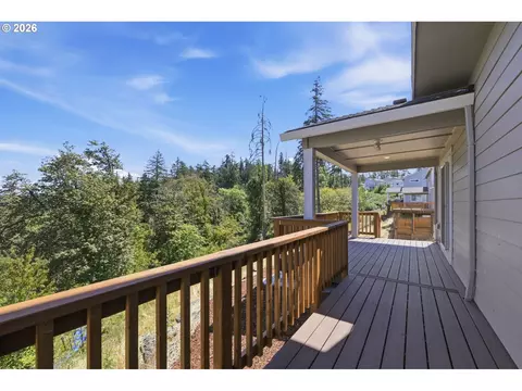 Exterior - 3704 Rockcress Rd, Eugene, OR 97403 photo 6 of 7