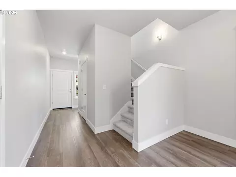 Entry Way - 3704 Rockcress Rd, Eugene, OR 97403 photo 2 of 4