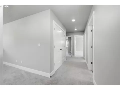 Entry Way - 3704 Rockcress Rd, Eugene, OR 97403 photo 4 of 4