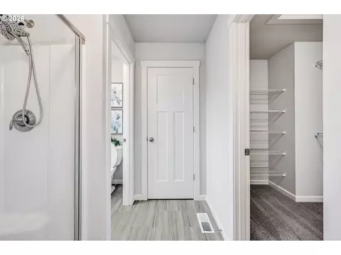 Entry Way - 2614 SE Kane Ave, Gresham, OR 97080 photo 3 of 3