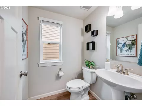 Bath - 2614 SE Kane Ave, Gresham, OR 97080 photo 1 of 5