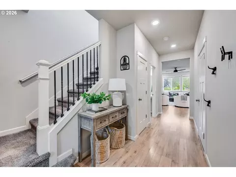 Entry Way - 2614 SE Kane Ave, Gresham, OR 97080 photo 1 of 3