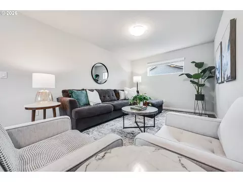 Living - 2614 SE Kane Ave, Gresham, OR 97080 photo 6 of 7