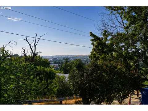 View/Area - 724 SW 3rd St, Pendleton, OR 97801 photo 1 of 1