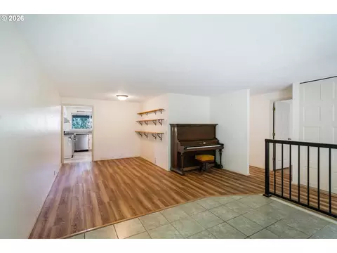 Living - 3463 W 25th Ave, Eugene, OR 97405 photo 5 of 9