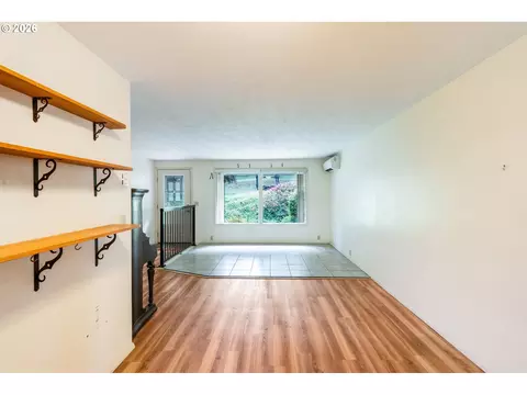 Living - 3463 W 25th Ave, Eugene, OR 97405 photo 6 of 9