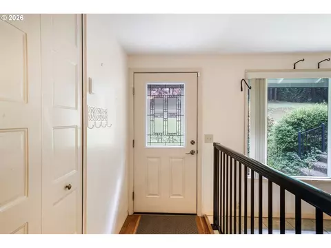 Entry Way - 3463 W 25th Ave, Eugene, OR 97405 photo 1 of 3