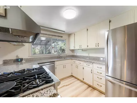 Kitchen - 3463 W 25th Ave, Eugene, OR 97405 photo 3 of 5