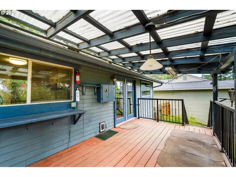 Exterior - 3463 W 25th Ave, Eugene, OR 97405 photo 7 of 7