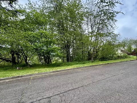University St, Eugene, OR 97405 photo 2